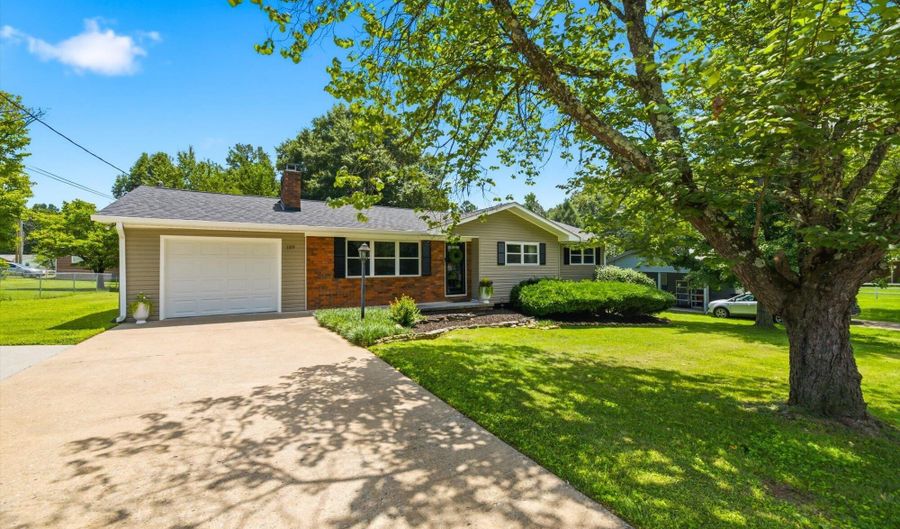 1211 Tellico Ave E, Athens, TN 37303 - 3 Beds, 2 Bath