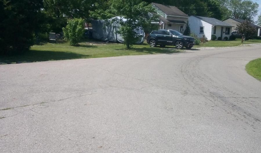 405 Hedges St, Ashville, OH 43103 - 1 Beds, 1 Bath