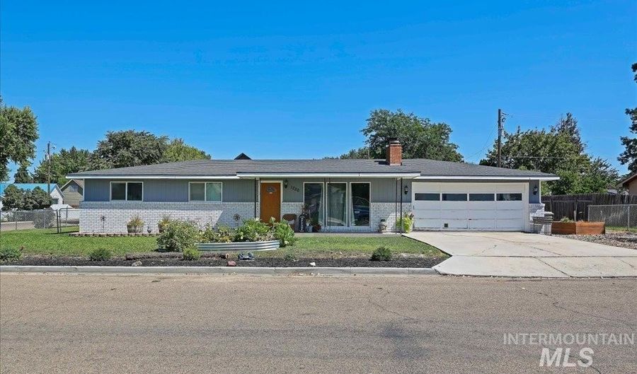 1220 Ohio Ave, Caldwell, ID 83605 - 3 Beds, 2 Bath
