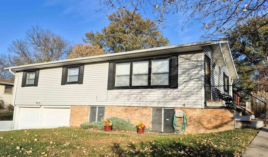 1622 Central Ave, Auburn, NE 68305 - 3 Beds, 2 Bath