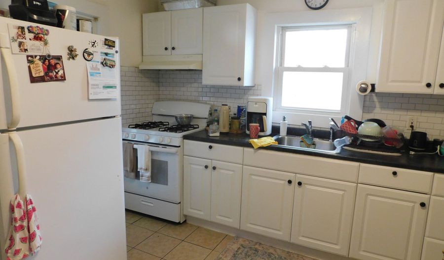 9 Ellsworth Ave, Danbury, CT 06810 - 6 Beds, 2 Bath