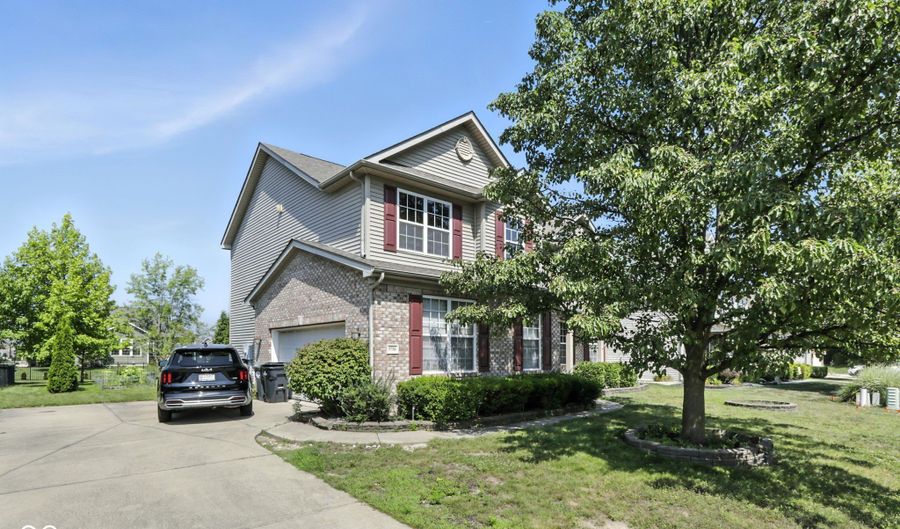 5756 Cherokee Ct, Bargersville, IN 46106 - 3 Beds, 4 Bath