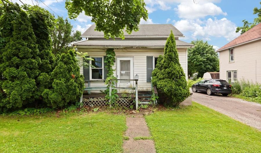121 W Beecher, Adrian, MI 49221 - 3 Beds, 1 Bath