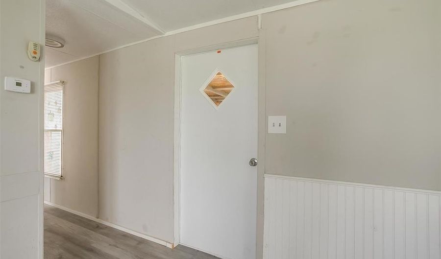 1021 Tanglewood Dr, Alvarado, TX 76009 - 3 Beds, 2 Bath