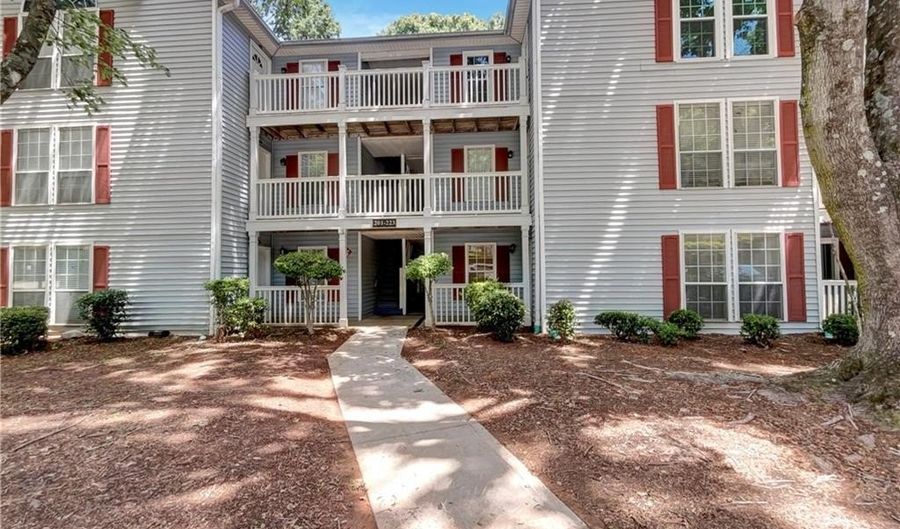 219 Cobblestone Trl, Avondale Estates, GA 30002 - 2 Beds, 2 Bath