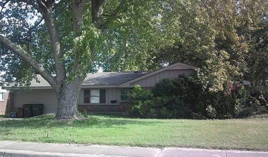 124 S Fenway Pl, Bartlesville, OK 74006 - 3 Beds, 2 Bath
