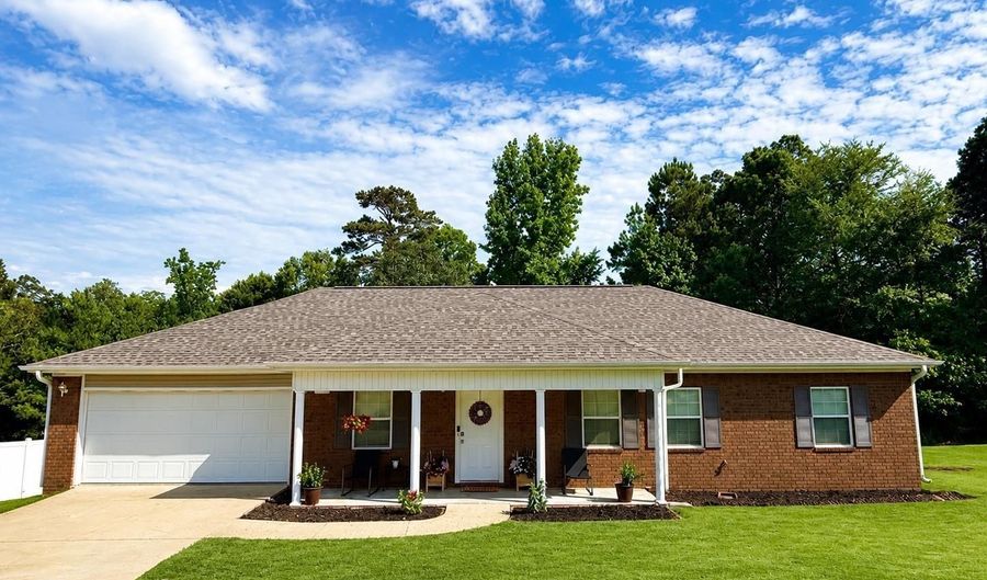 13 Foxwood St, Arkadelphia, AR 71923 - 4 Beds, 2 Bath
