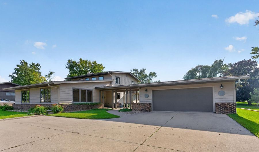 2017 Duff Ave, Ames, IA 50010 - 4 Beds, 2 Bath