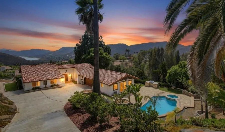 2450 Vista Lago Ter, Escondido, CA 92029 - 4 Beds, 3 Bath