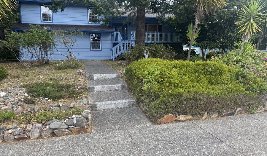 860 JODEE Ln, Brookings, OR 97415 - 3 Beds, 3 Bath