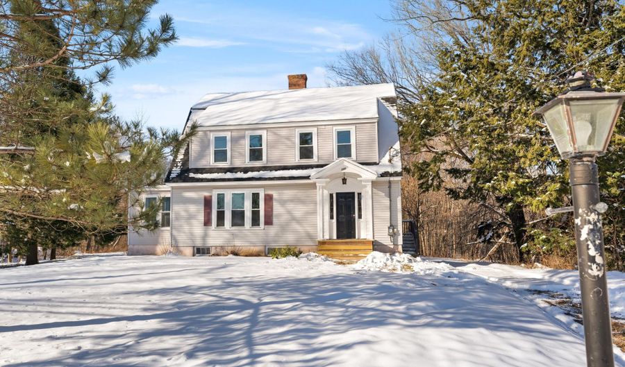 308 Riverside Dr, Augusta, ME 04330 - 4 Beds, 2 Bath