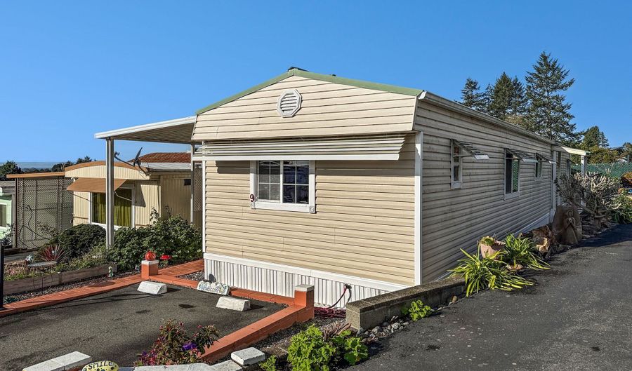 15765 HIGHWAY 101 9, Brookings, OR 97415 - 2 Beds, 2 Bath