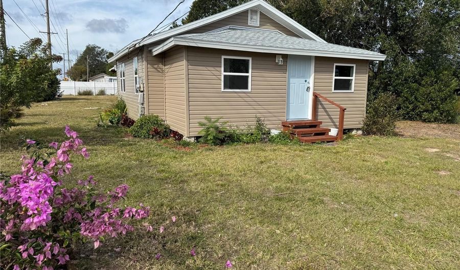 620 OAK St, Auburndale, FL 33823 - 2 Beds, 1 Bath