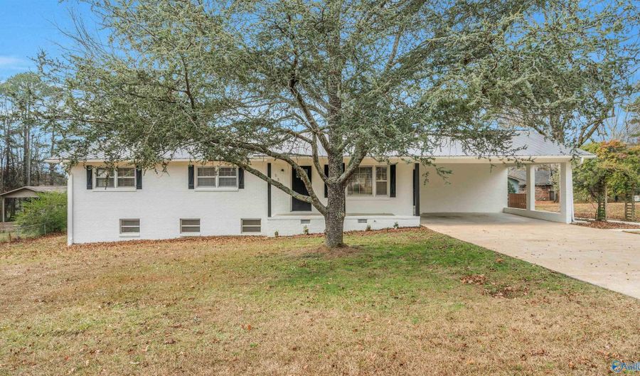 131 Skidmore Dr NW, Arab, AL 35016 - 4 Beds, 3 Bath