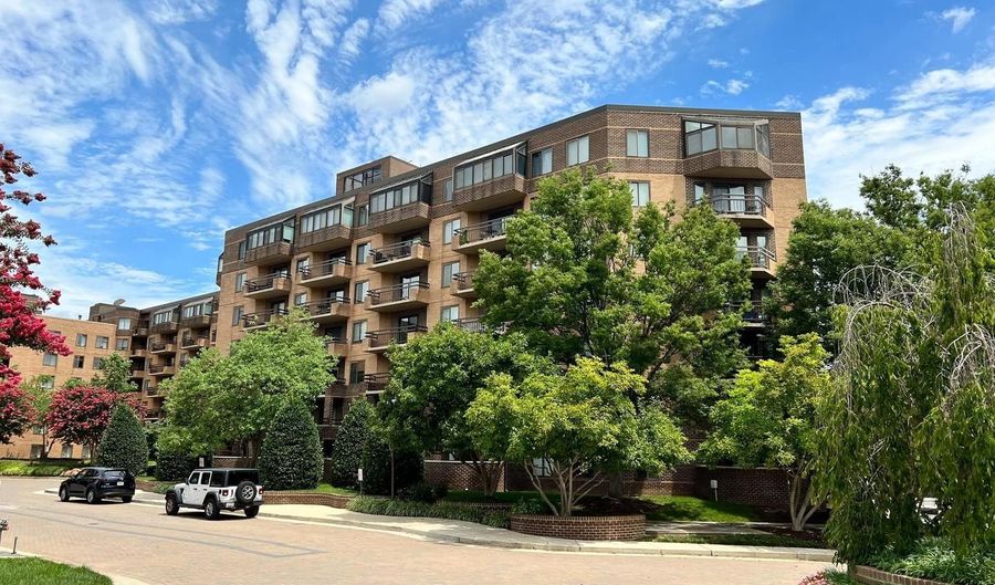2111 WISCONSIN Ave NW #420, Washington, DC 20007 - 1 Beds, 1 Bath