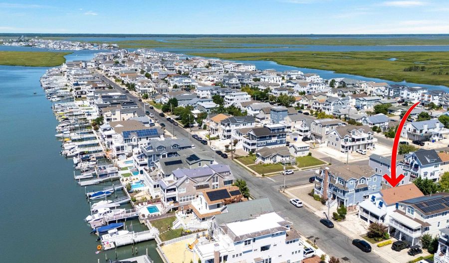 389 22nd, Avalon, NJ 08202 - 4 Beds, 3 Bath