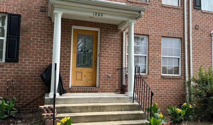 1202 LAURENS St, Baltimore, MD 21217 - 3 Beds, 3 Bath