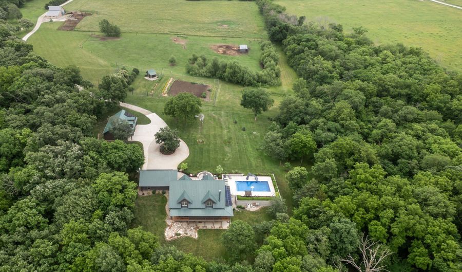 25143 Sportsmans Club Rd, Adel, IA 50003 - 4 Beds, 5 Bath