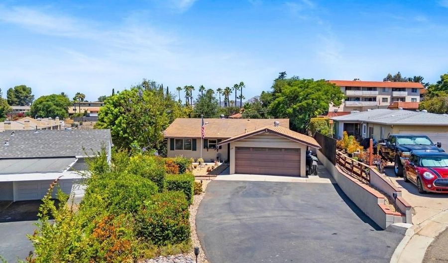 1338 Palomar, Escondido, CA 92027 - 2 Beds, 1 Bath