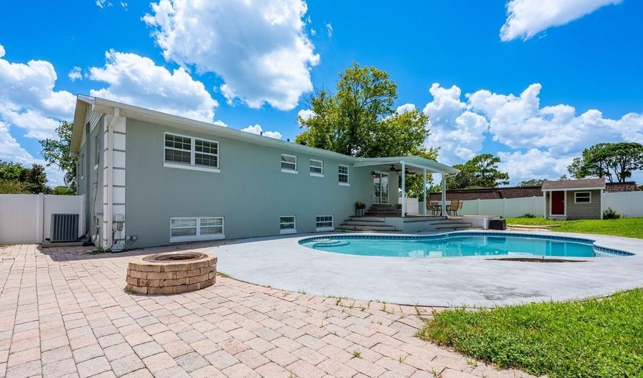 504 TEAKWOOD Dr, Altamonte Springs, FL 32714 - 5 Beds, 3 Bath