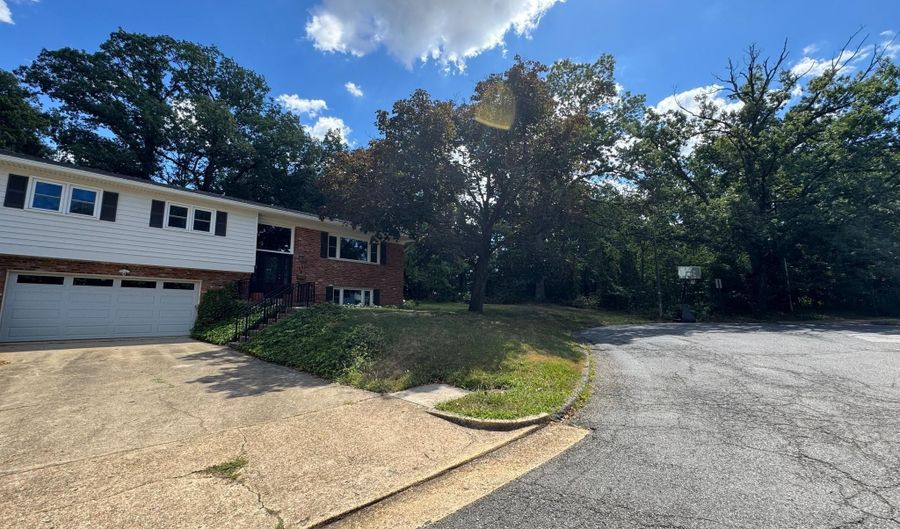 1301 N IVANHOE St, Alexandria, VA 22304 - 3 Beds, 3 Bath