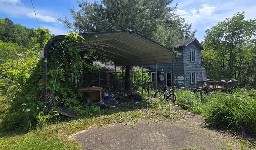 136 Beckelheimer St, Beaver, WV 25878 - 3 Beds, 1 Bath