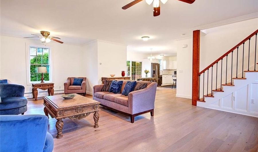 29 Lake Ave, Barrington, RI 02806 - 4 Beds, 2 Bath