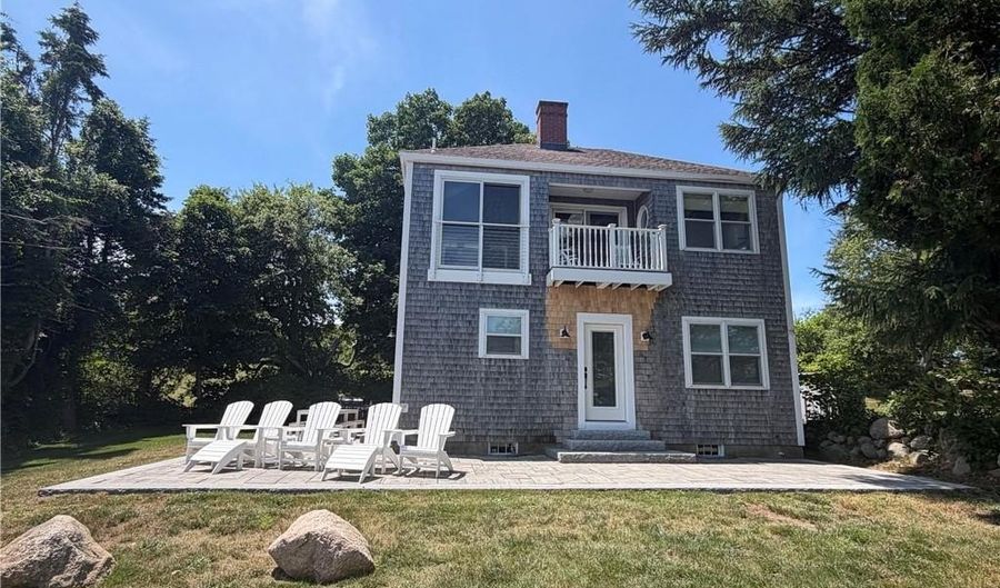 907 Coast Guard Rd, Block Island, RI 02807 - 3 Beds, 2 Bath