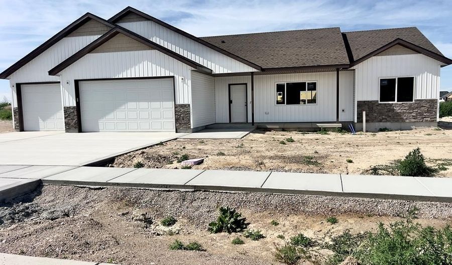 1180 Alpine Ave, Chubbuck, ID 83202 - 3 Beds, 2 Bath