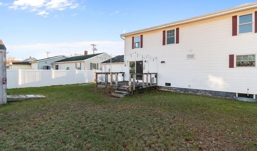 1658 North Ave, Burlington, VT 05408 - 5 Beds, 2 Bath