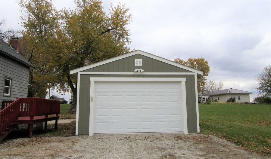 607 Lincoln, Ackley, IA 50601 - 2 Beds, 2 Bath