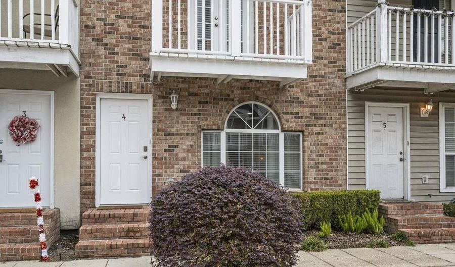 2210 Christian St #4, Baton Rouge, LA 70808 - 2 Beds, 3 Bath