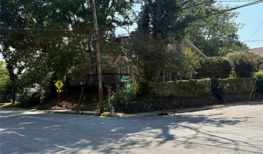 40 Brownwood Ave, Asheville, NC 28806 - 3 Beds, 2 Bath
