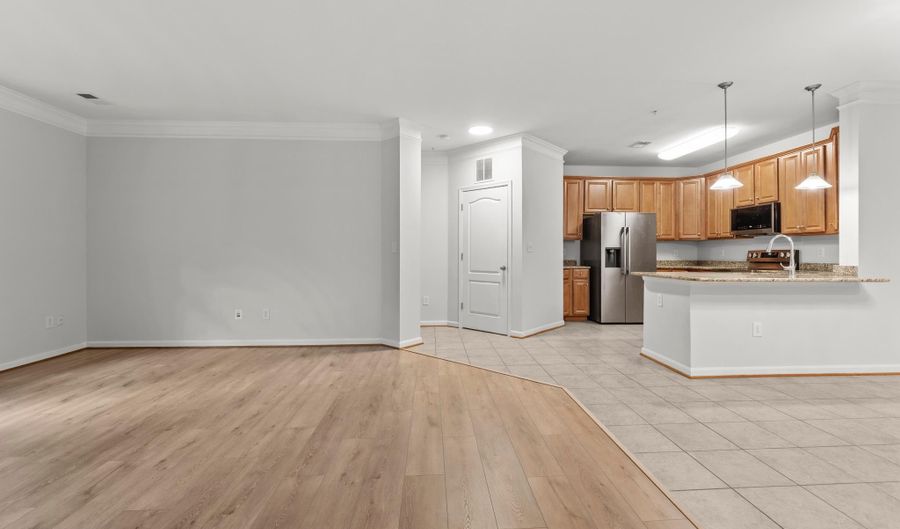 24701 BYRNE MEADOW Sq 108, Aldie, VA 20105 - 2 Beds, 2 Bath