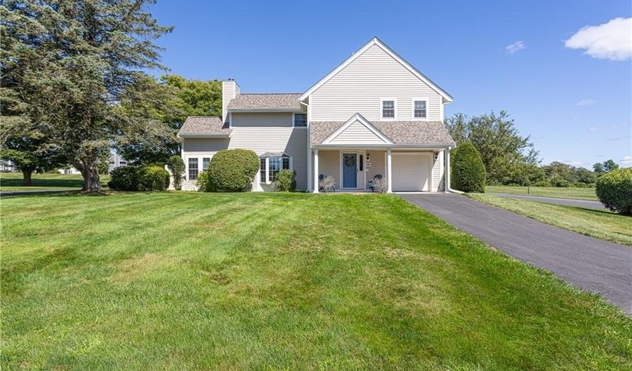 327 Corey Ln, Middletown, RI 02842 - 2 Beds, 3 Bath
