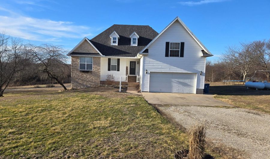 21306 Lawrence 2074, Ash Grove, MO 65604 - 5 Beds, 3 Bath