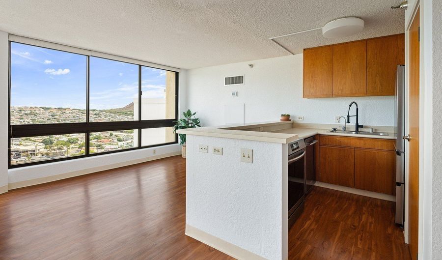 300 Wai Nani Way II2411, Honolulu, HI 96815 - 2 Beds, 2 Bath