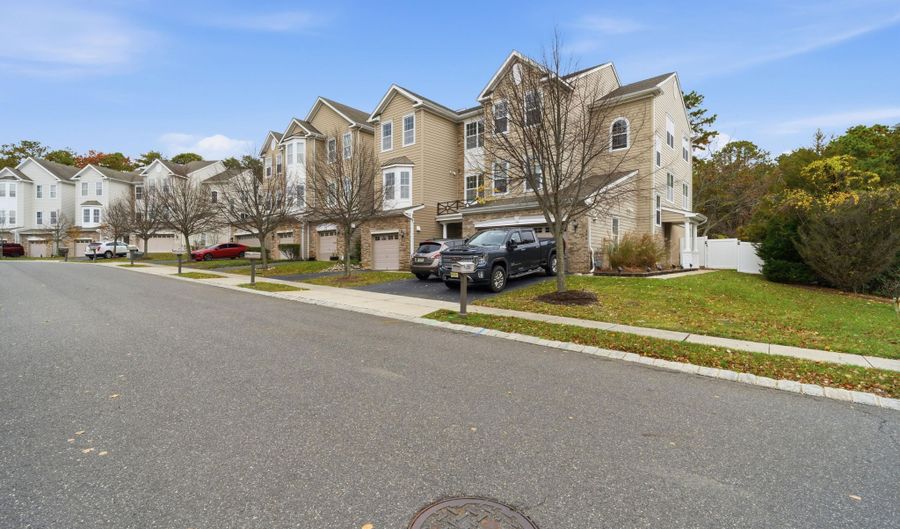 308 Hawthorne Ln, Barnegat, NJ 08005 - 3 Beds, 3 Bath