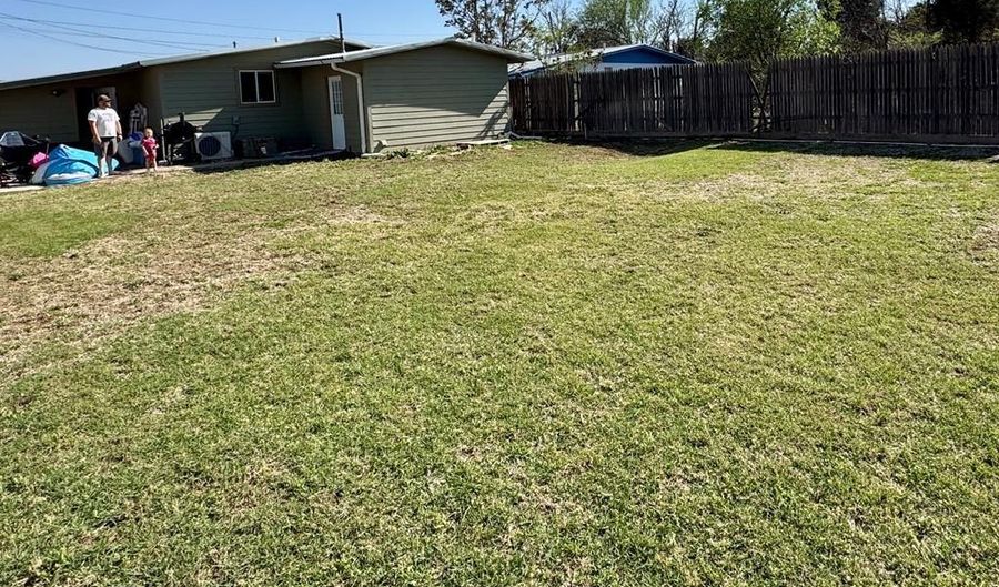 1005 W Brown St, Alpine, TX 79830 - 2 Beds, 2 Bath