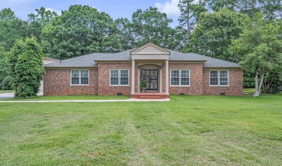 200 Stevenson Rd, Abbeville, SC 29620 - 3 Beds, 3 Bath