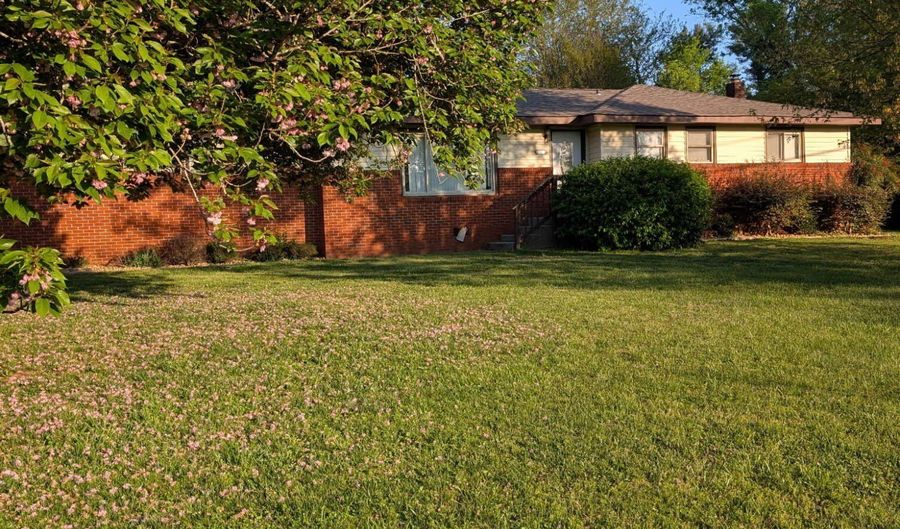 1239 Dossett St, Athens, TN 37303 - 3 Beds, 2 Bath