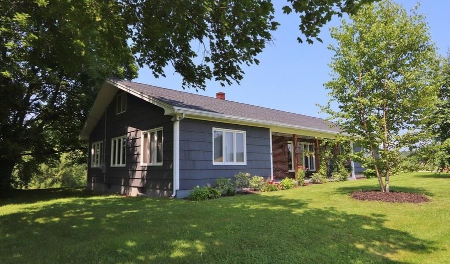 1647 Broadway, Bangor, ME 04401 - 3 Beds, 2 Bath