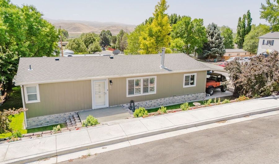 203 Peters St, Carlin, NV 89822 - 3 Beds, 2 Bath