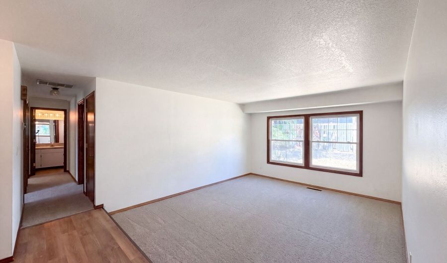 12685 SW PERCHERON Ln, Beaverton, OR 97008 - 3 Beds, 2 Bath