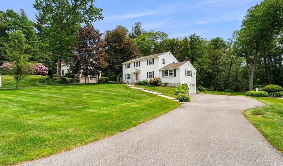 6 Lancaster Pl, Andover, MA 01810 - 4 Beds, 3 Bath