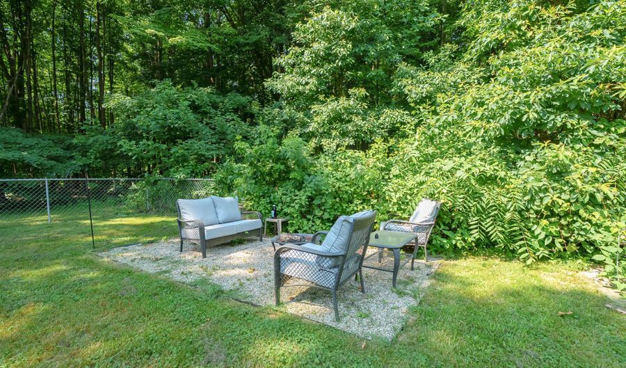 1264 M-40 St S, Allegan, MI 49010 - 2 Beds, 1 Bath