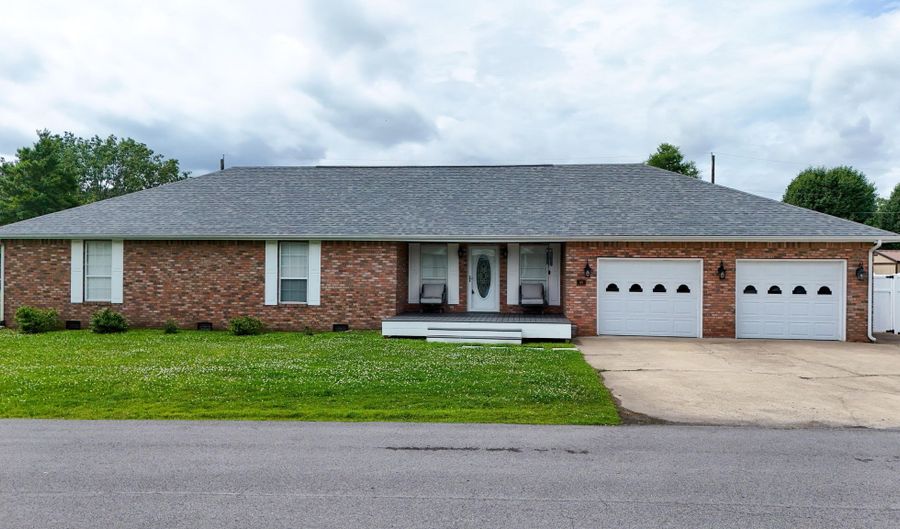 101 Spruce St, Barbourville, KY 40906 - 3 Beds, 2 Bath