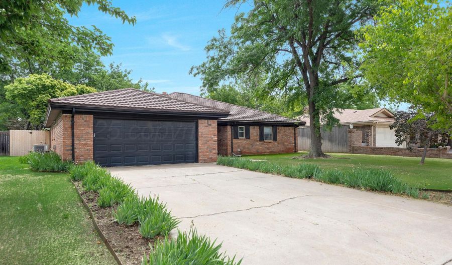 3703 MONTAGUE Dr, Amarillo, TX 79109 - 3 Beds, 3 Bath