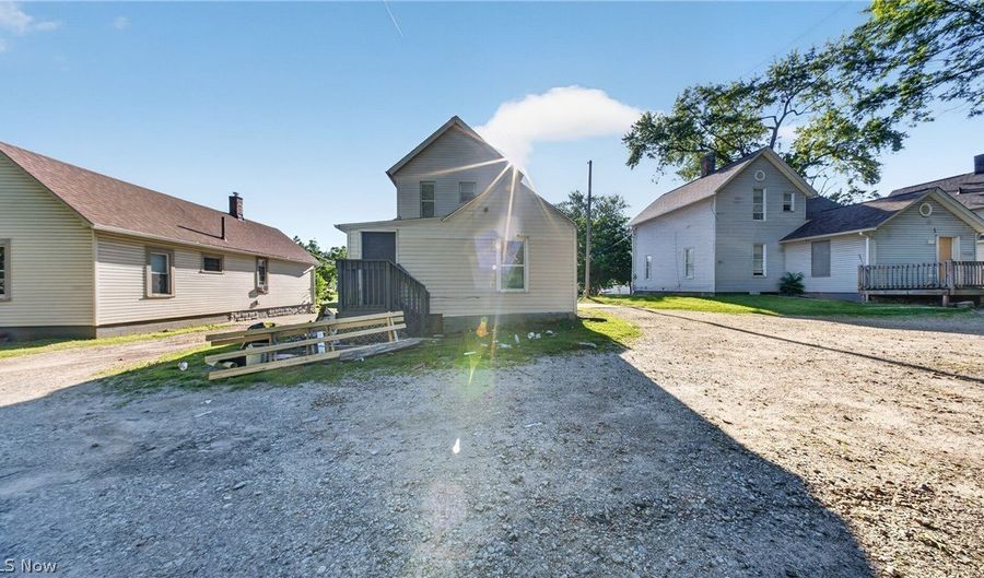 511 Brown St, Akron, OH 44311 - 4 Beds, 2 Bath
