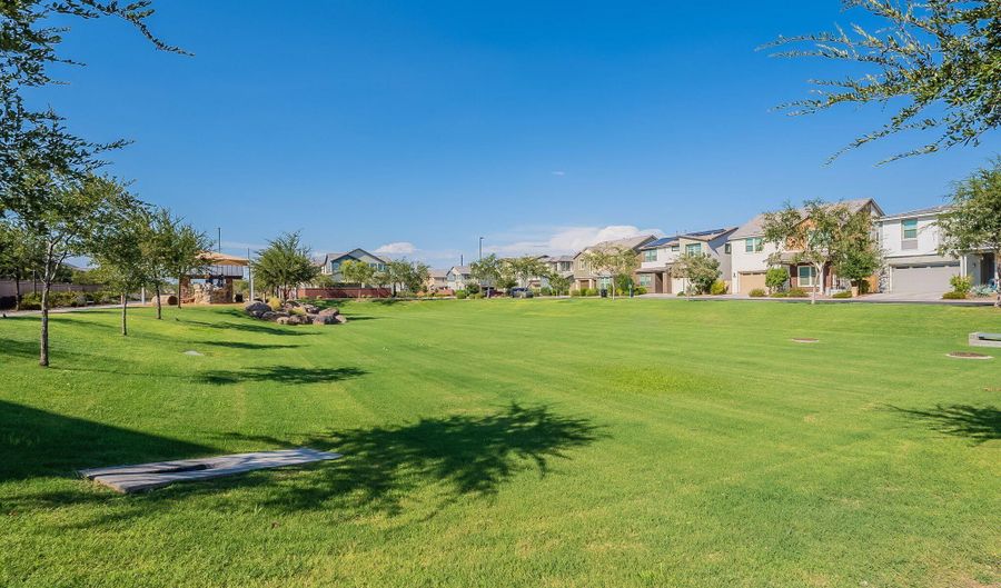 733 W FLINTLOCK Way, Chandler, AZ 85286 - 3 Beds, 4 Bath